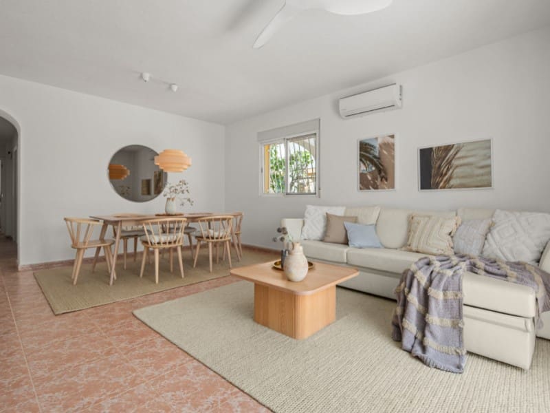 3 makuuhuone Huvila myytävänä paikassa El Campello mukana uima-altaan - 549 000 € (Ref: 9892414)