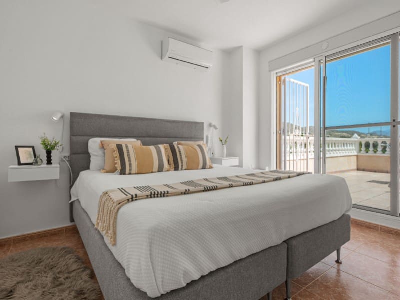 3 makuuhuone Huvila myytävänä paikassa El Campello mukana uima-altaan - 549 000 € (Ref: 9892414)