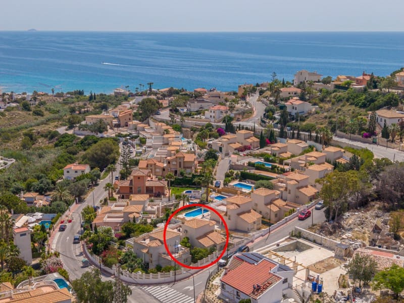 3 makuuhuone Huvila myytävänä paikassa El Campello mukana uima-altaan - 549 000 € (Ref: 9892414)