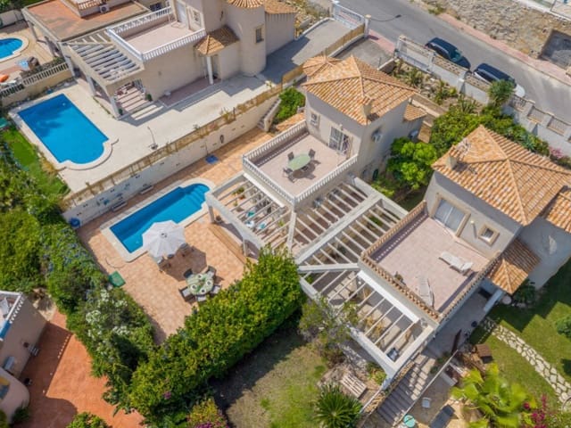 Chalet de 3 habitaciones en El Campello en venta con piscina - 549.000 € (Ref: 9892414)