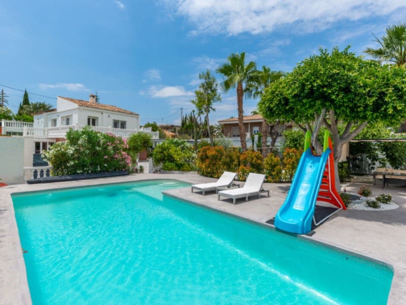 6 bedroom Villa for sale in El Campello with pool - € 850,000 (Ref: 9917845)