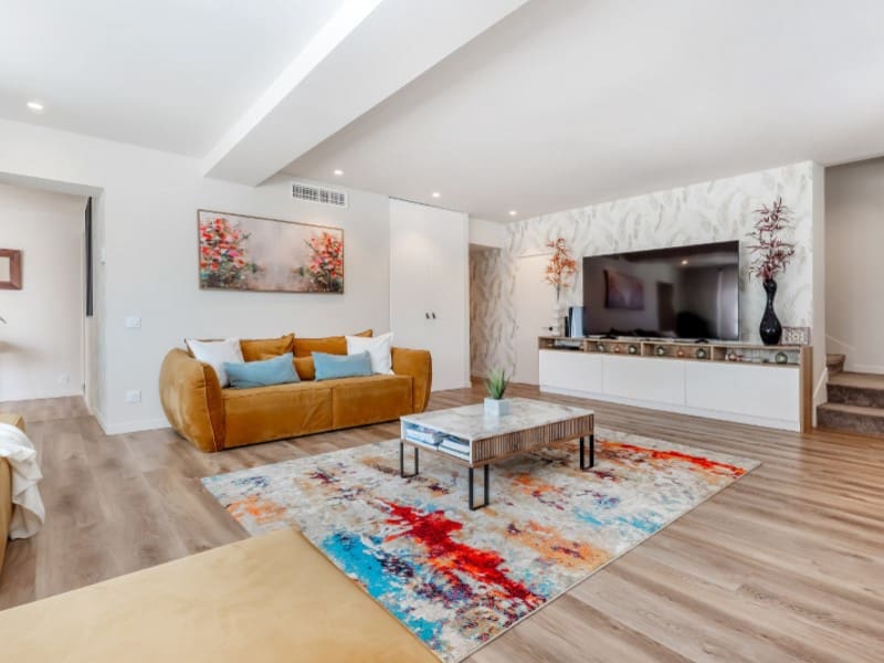 6 bedroom Villa for sale in El Campello with pool - € 850,000 (Ref: 9917845)