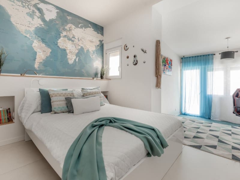 6 bedroom Villa for sale in El Campello with pool - € 850,000 (Ref: 9917845)