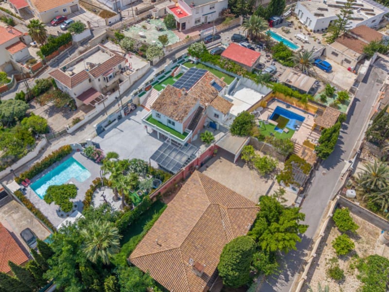 6 bedroom Villa for sale in El Campello with pool - € 850,000 (Ref: 9917845)