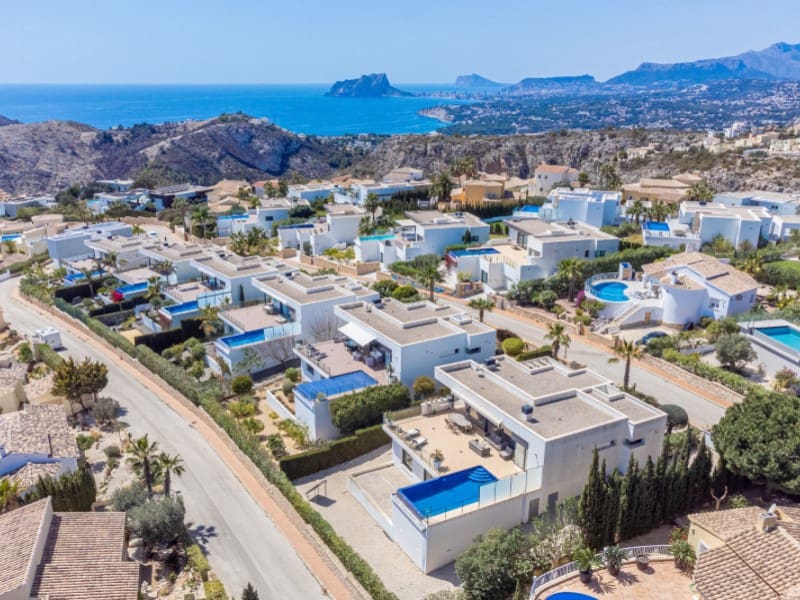 Chalet de 4 habitaciones en Cumbre del Sol en venta con piscina - 1.850.000 € (Ref: 9936082)