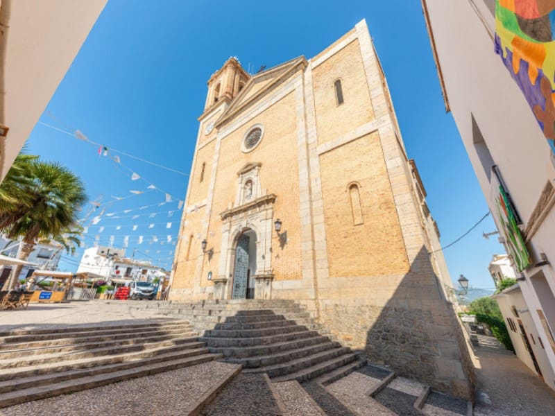 4 sypialnia Willa na sprzedaż w Altea z basenem garażem - 2 349 000 € (Ref: 9936083)