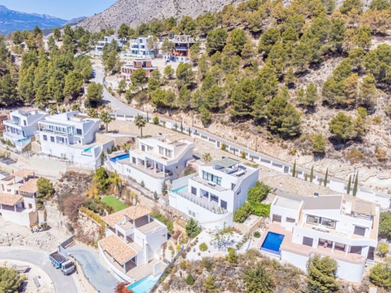 4 sypialnia Willa na sprzedaż w Altea z basenem garażem - 2 349 000 € (Ref: 9936083)