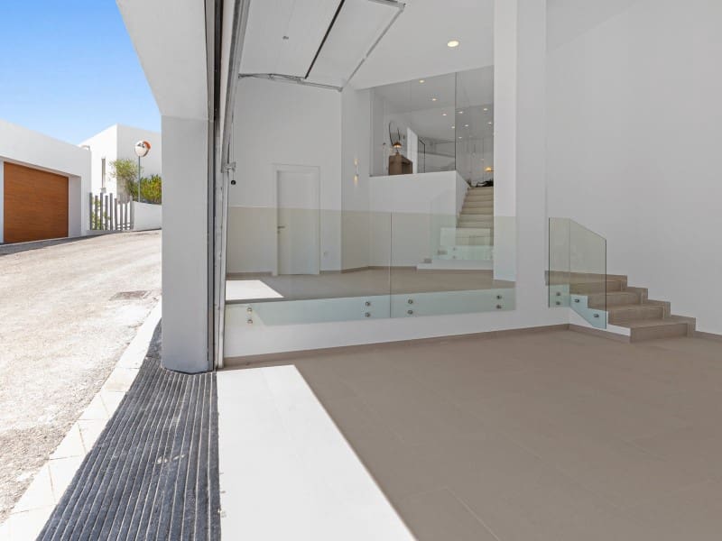 4 bedroom Villa for sale in Altea la Vella with pool - € 2,146,000 (Ref: 9936084)