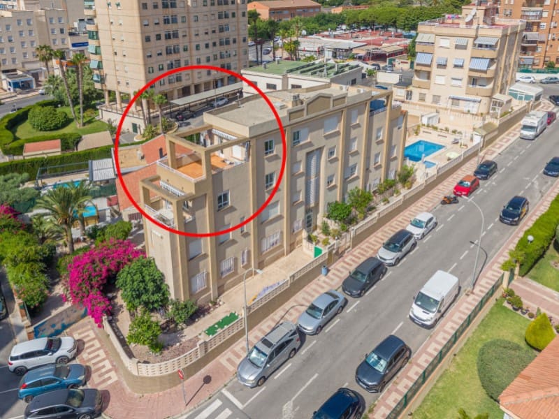 2 soveværelse Penthouse til salg i El Campello med garage - € 375.000 (Ref: 9939668)