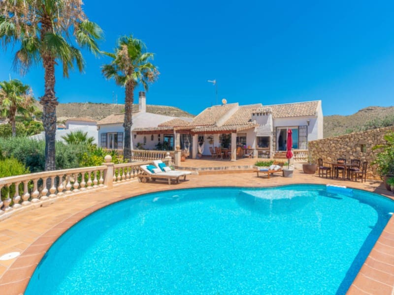 Chalet de 3 habitaciones en El Campello en venta con garaje - 789.000 € (Ref: 9959450)
