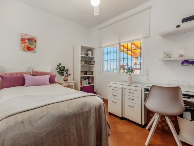 Chalet de 3 habitaciones en El Campello en venta con garaje - 789.000 € (Ref: 9959450)