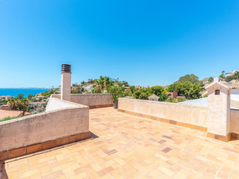 Chalet de 3 habitaciones en El Campello en venta con garaje - 789.000 € (Ref: 9959450)