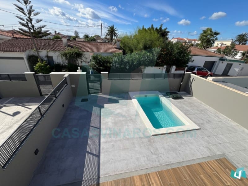 3 soverom Kjedet enebolig til salgs i Vinaros med svømmebasseng garasje - € 299 500 (Ref: 9359829)