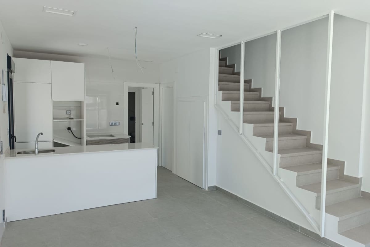 3 bedroom Villa for sale in Daya Nueva with pool garage - € 350,000 (Ref: 10106469)