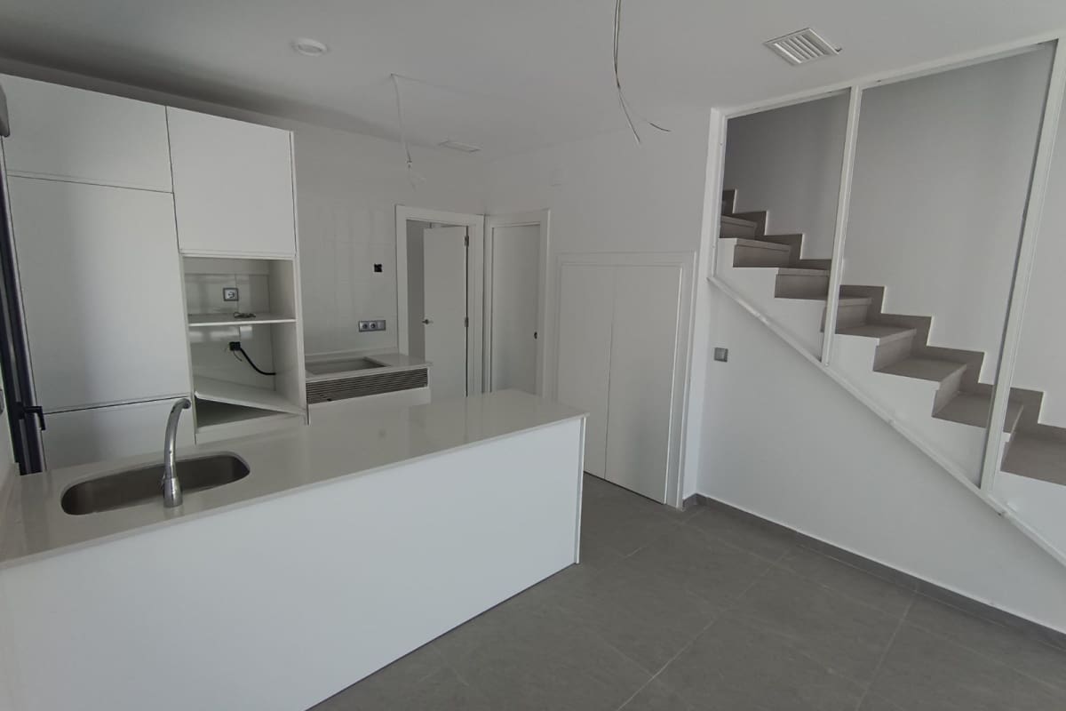 3 bedroom Villa for sale in Daya Nueva with pool garage - € 350,000 (Ref: 10106469)