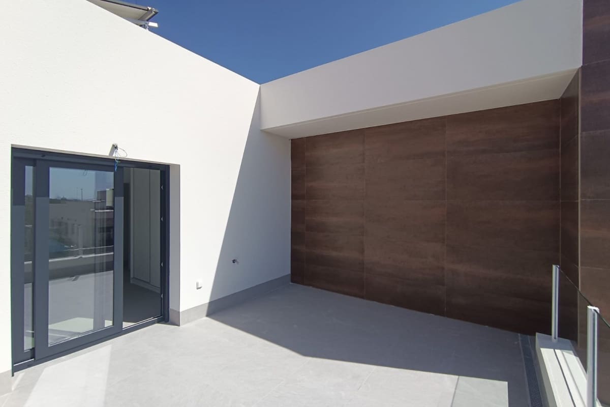 3 bedroom Villa for sale in Daya Nueva with pool garage - € 350,000 (Ref: 10106469)