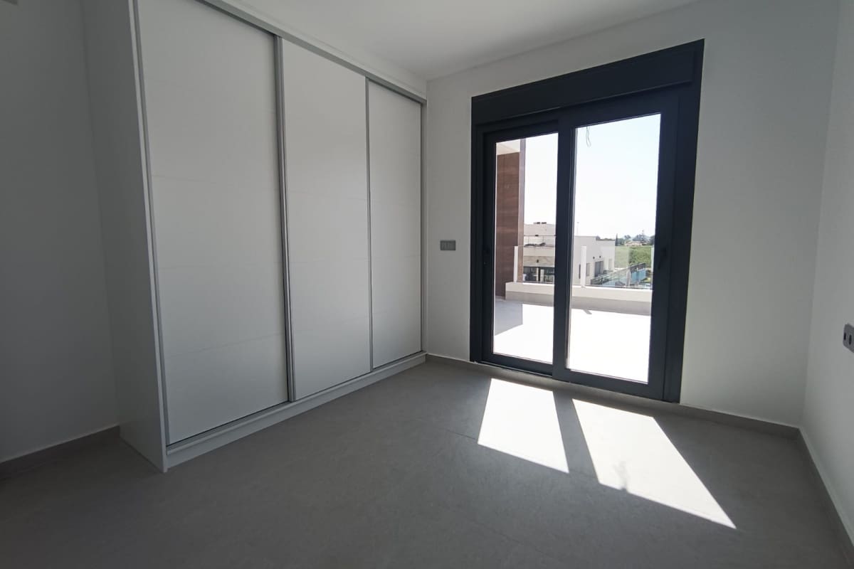 3 bedroom Villa for sale in Daya Nueva with pool garage - € 350,000 (Ref: 10106469)