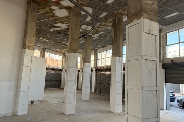 Commerciale in vendita in Almoradí - 300.000 € (Rif: 10163369)
