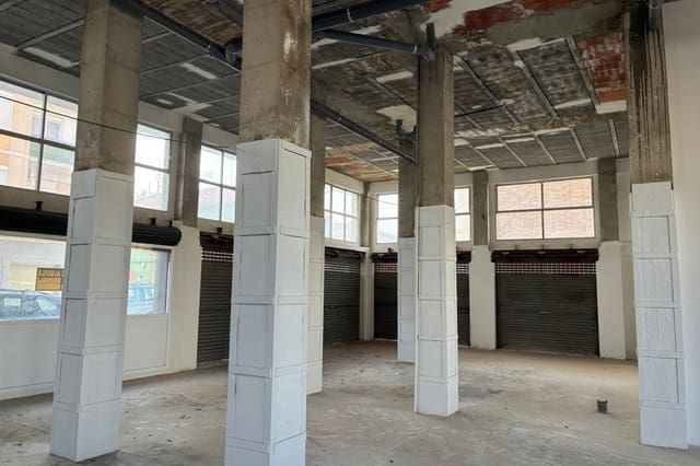 Commerciale in vendita in Almoradí - 300.000 € (Rif: 10163369)