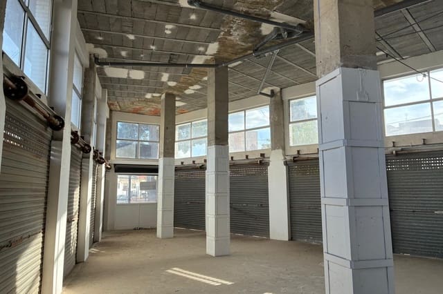 Commerciale in vendita in Almoradí - 300.000 € (Rif: 10163369)