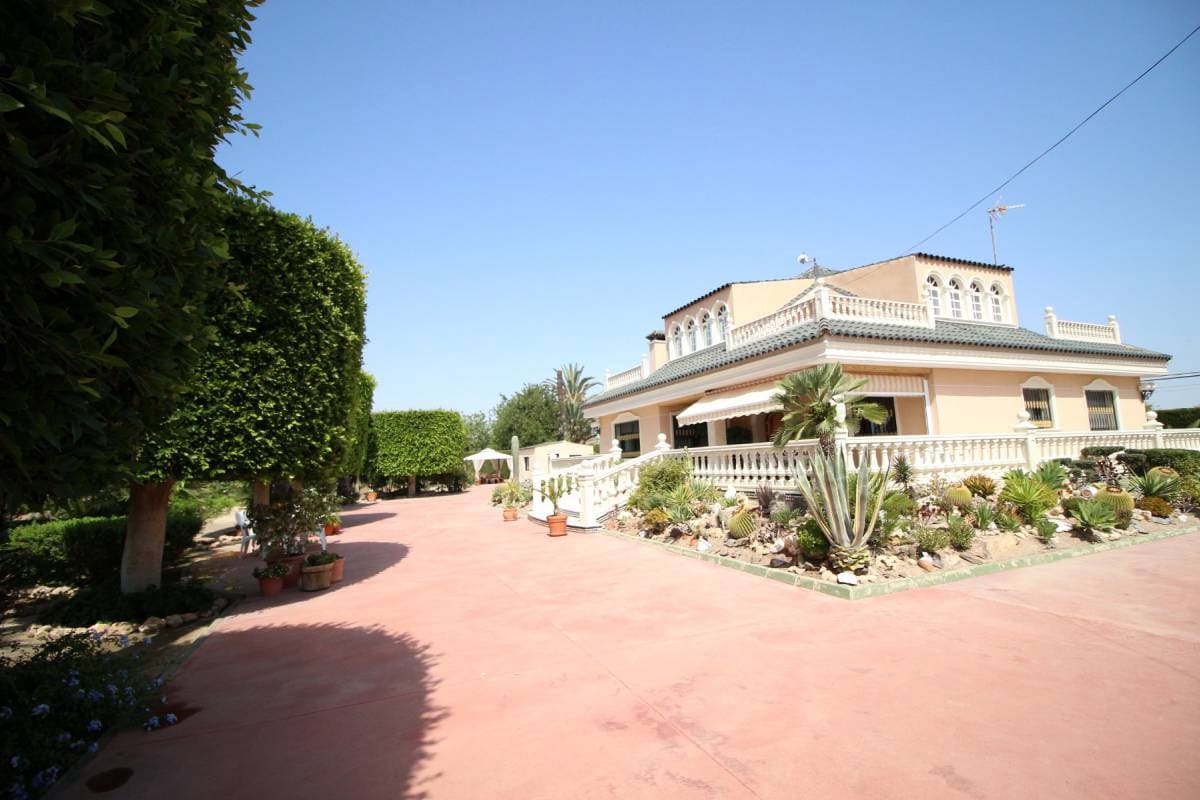 5 bedroom Villa for sale in Elche / Elx - € 490,000 (Ref: 4036425)