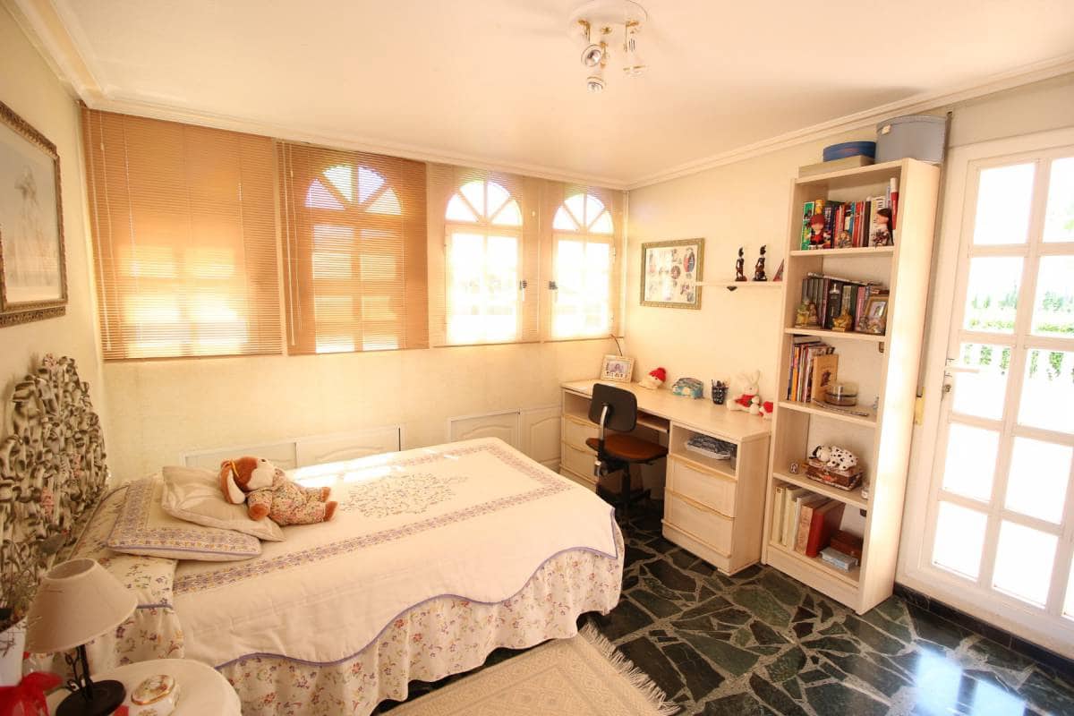 5 bedroom Villa for sale in Elche / Elx - € 490,000 (Ref: 4036425)