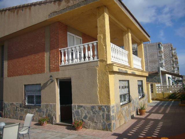 Chalet de 7 habitaciones en Guardamar del Segura en venta con garaje - 1.200.000 € (Ref: 4511140)