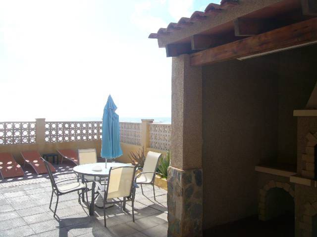 Chalet de 7 habitaciones en Guardamar del Segura en venta con garaje - 1.200.000 € (Ref: 4511140)