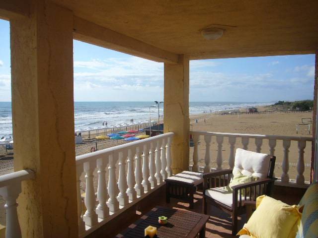 Chalet de 7 habitaciones en Guardamar del Segura en venta con garaje - 1.200.000 € (Ref: 4511140)