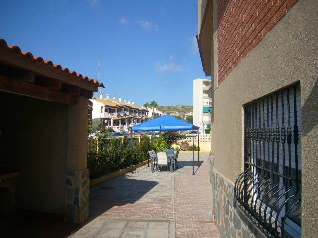 Chalet de 7 habitaciones en Guardamar del Segura en venta con garaje - 1.200.000 € (Ref: 4511140)