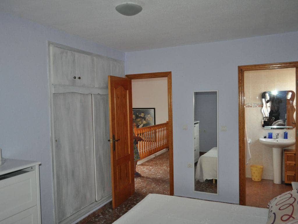 Chalet de 7 habitaciones en Guardamar del Segura en venta con garaje - 1.200.000 € (Ref: 4511140)