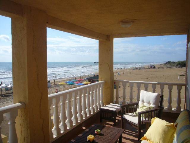 Chalet de 7 habitaciones en Guardamar del Segura en venta con garaje - 1.200.000 € (Ref: 4511140)