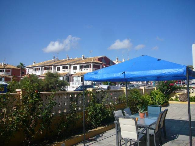 Chalet de 7 habitaciones en Guardamar del Segura en venta con garaje - 1.200.000 € (Ref: 4511140)