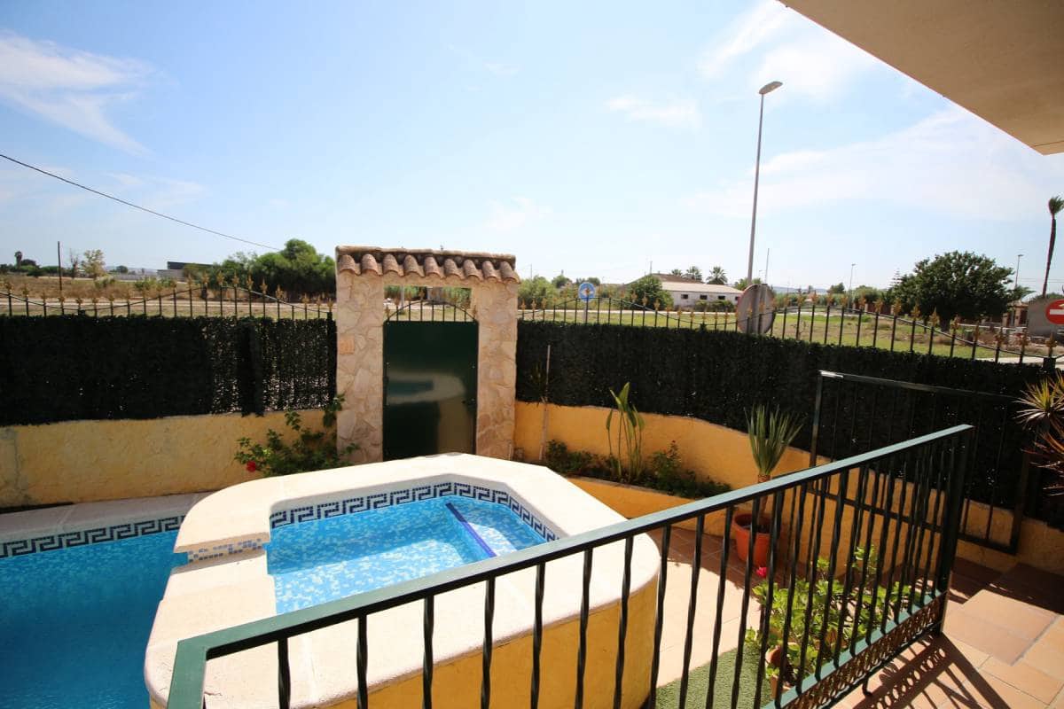 3 soverom Villa til salgs i Almoradi med svømmebasseng garasje - € 280 000 (Ref: 4758233)