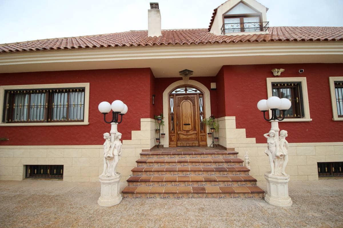 5 bedroom Villa for sale in Dolores with pool garage - € 499,000 (Ref: 5308894)