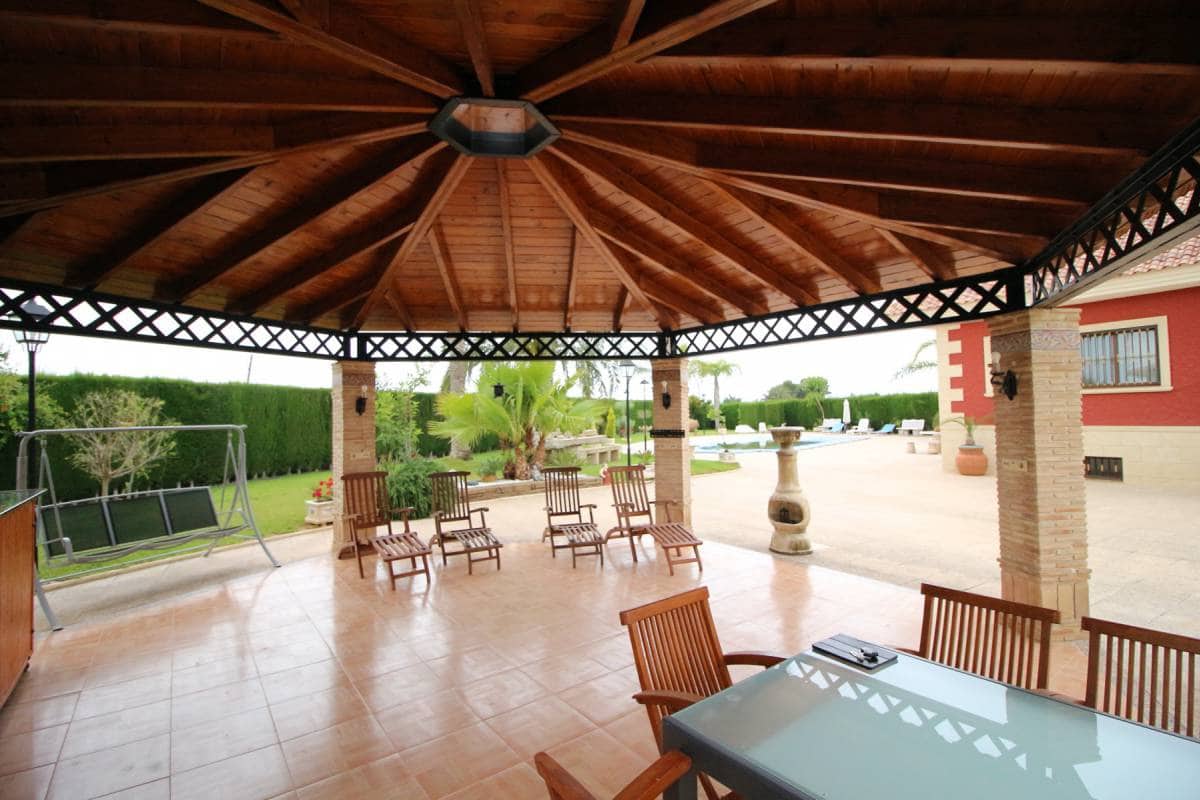 5 bedroom Villa for sale in Dolores with pool garage - € 499,000 (Ref: 5308894)