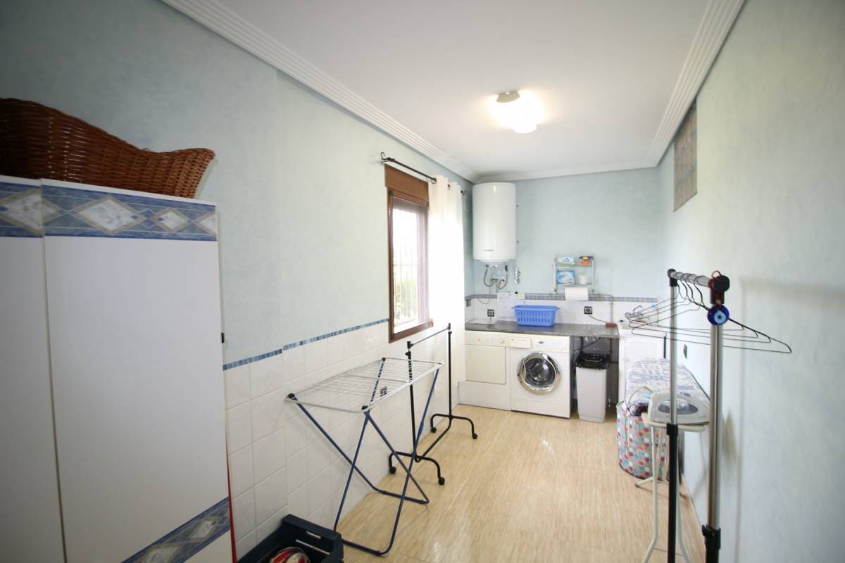 5 bedroom Villa for sale in Dolores with pool garage - € 499,000 (Ref: 5308894)