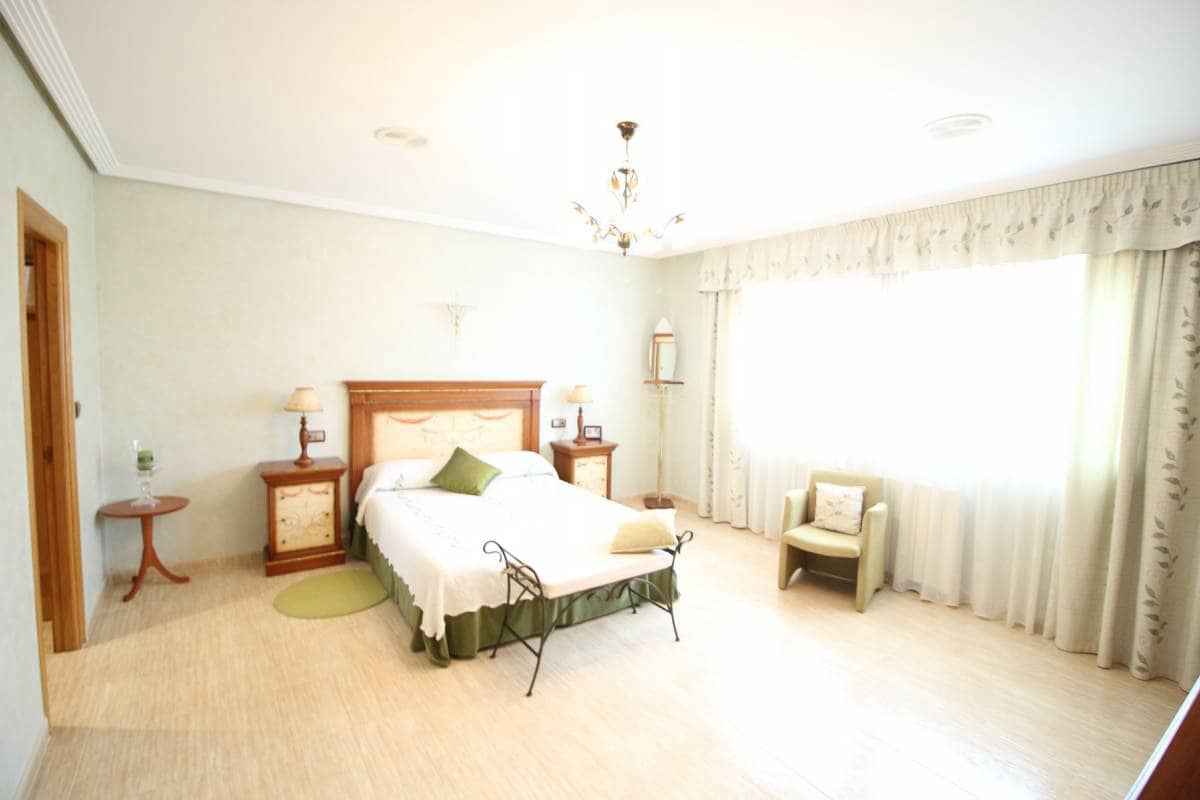 5 bedroom Villa for sale in Dolores with pool garage - € 499,000 (Ref: 5308894)