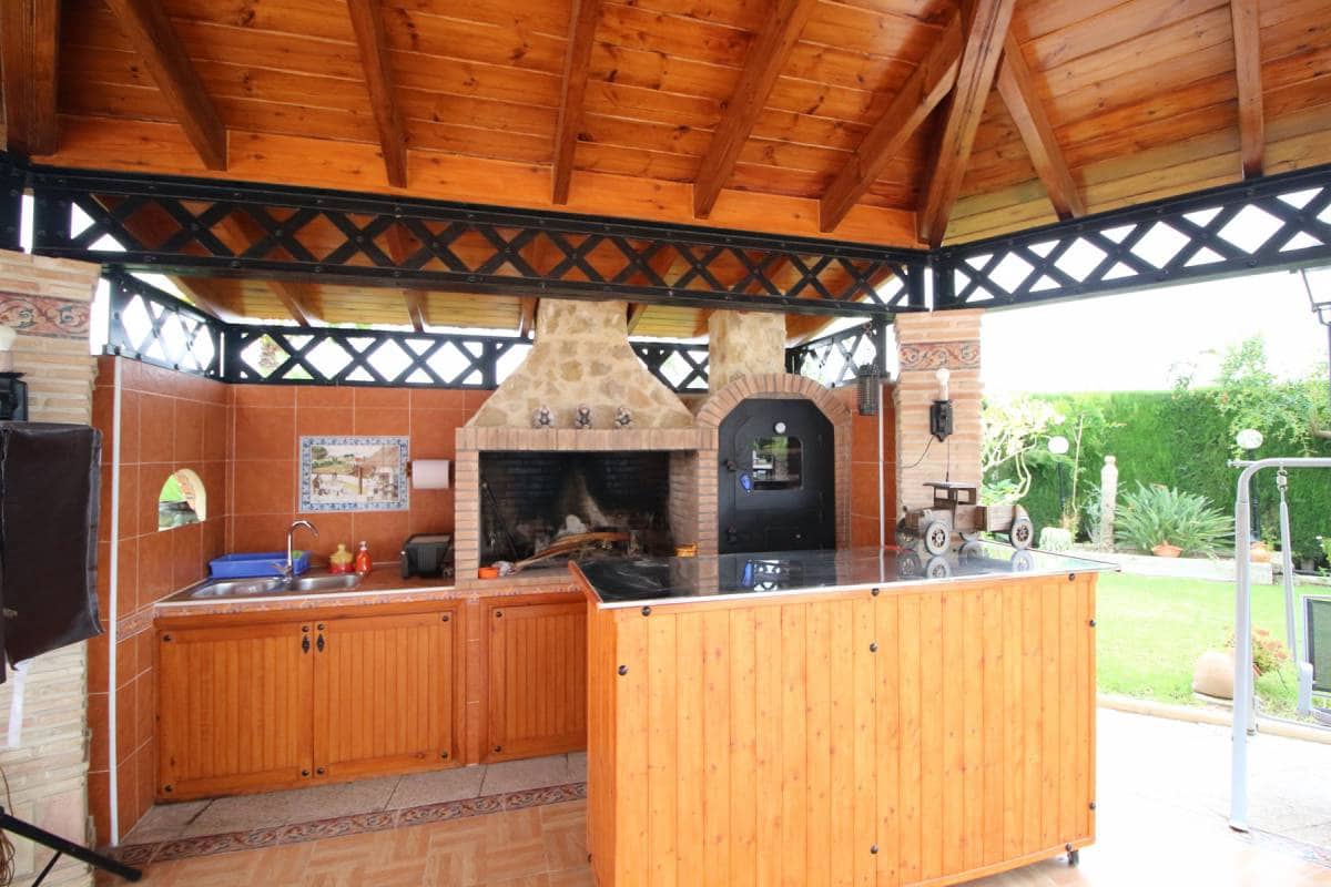 5 bedroom Villa for sale in Dolores with pool garage - € 499,000 (Ref: 5308894)