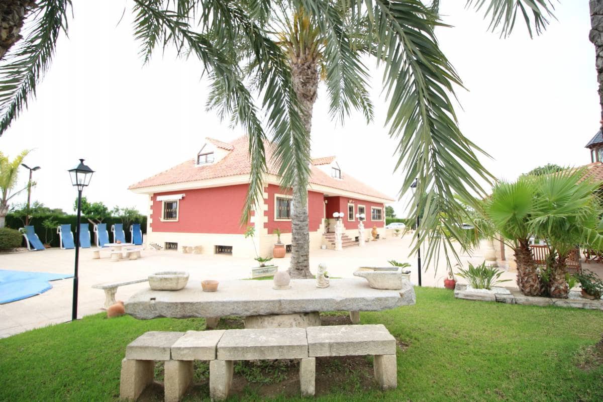 5 bedroom Villa for sale in Dolores with pool garage - € 499,000 (Ref: 5308894)