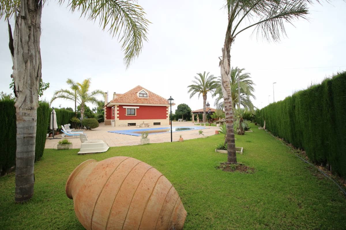5 bedroom Villa for sale in Dolores with pool garage - € 499,000 (Ref: 5308894)