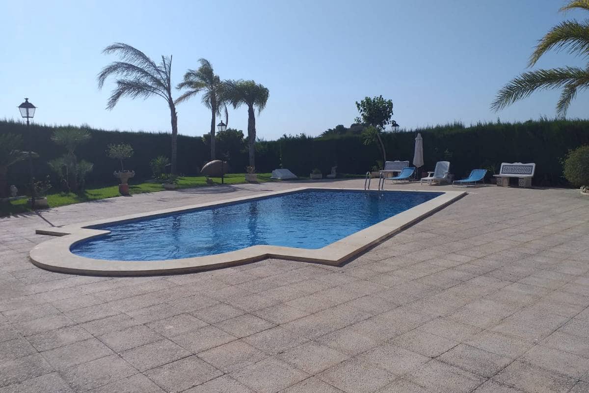 5 bedroom Villa for sale in Dolores with pool garage - € 499,000 (Ref: 5308894)