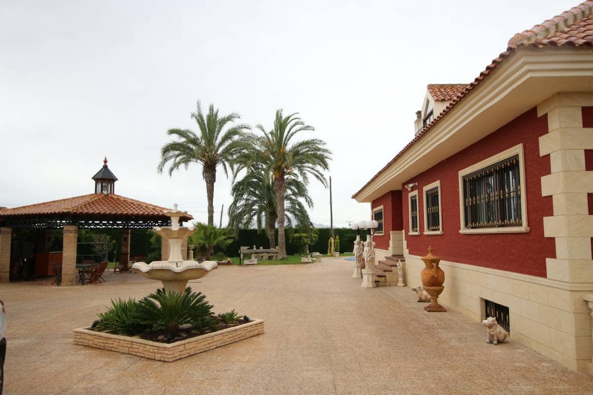 5 bedroom Villa for sale in Dolores with pool garage - € 499,000 (Ref: 5308894)
