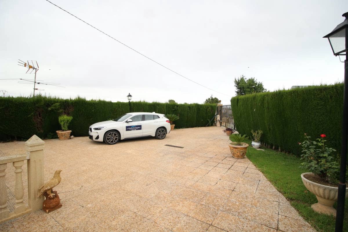 5 bedroom Villa for sale in Dolores with pool garage - € 499,000 (Ref: 5308894)