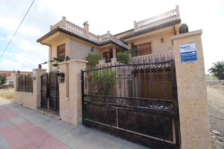 6 slaapkamer Villa te koop in Catral met zwembad garage - € 430.000 (Ref: 5652712)