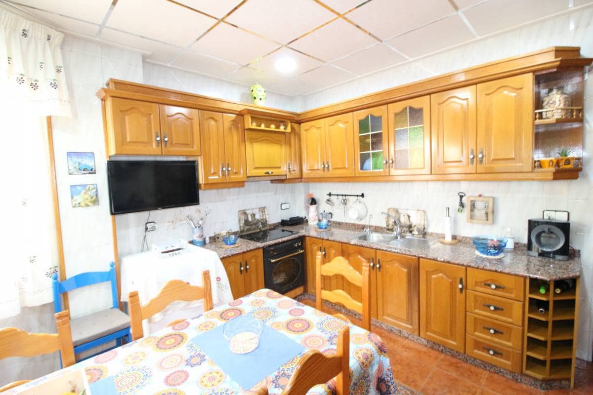 3 makuuhuone Huoneisto myytävänä paikassa Dolores - 139 900 € (Ref: 5731253)