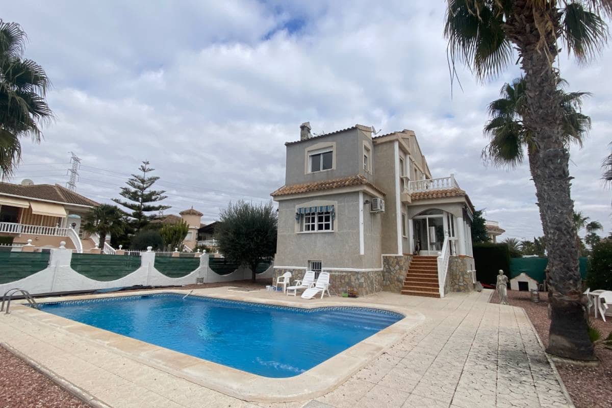 3 bedroom Villa for sale in Orihuela with pool - € 350,000 (Ref: 6676929)