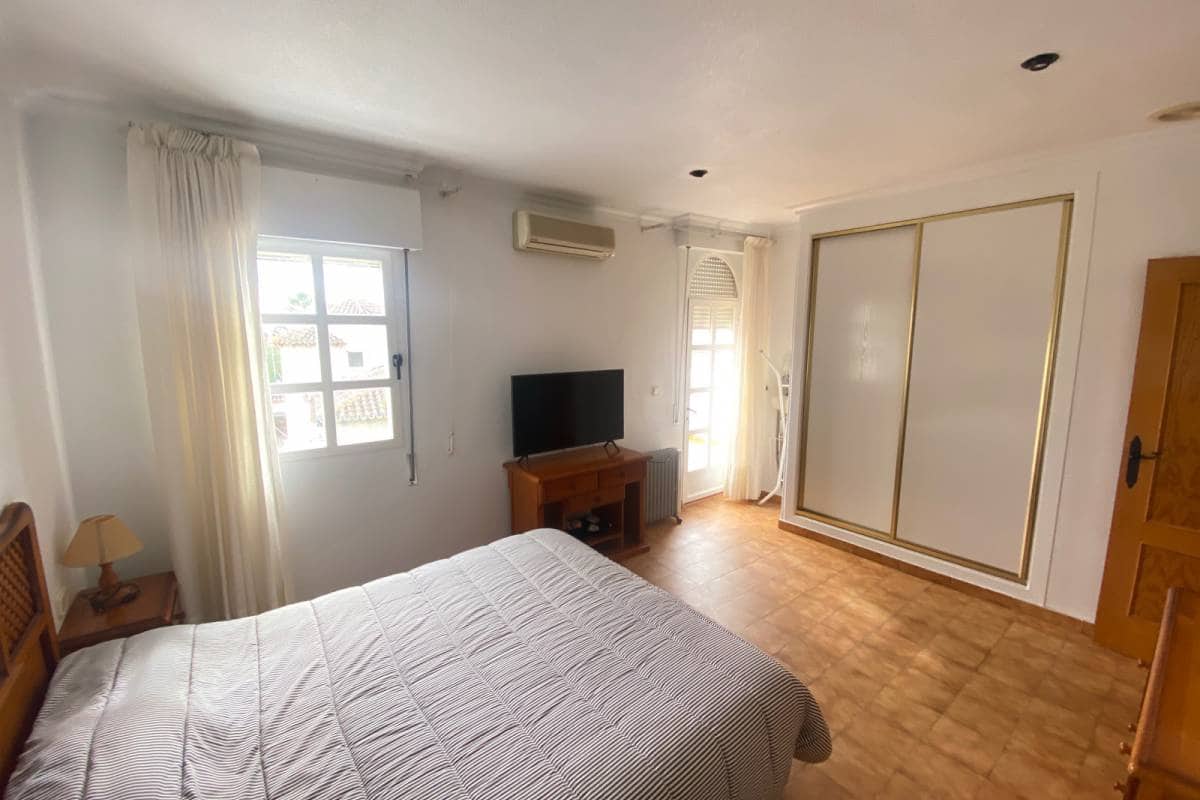 3 bedroom Villa for sale in Orihuela with pool - € 350,000 (Ref: 6676929)