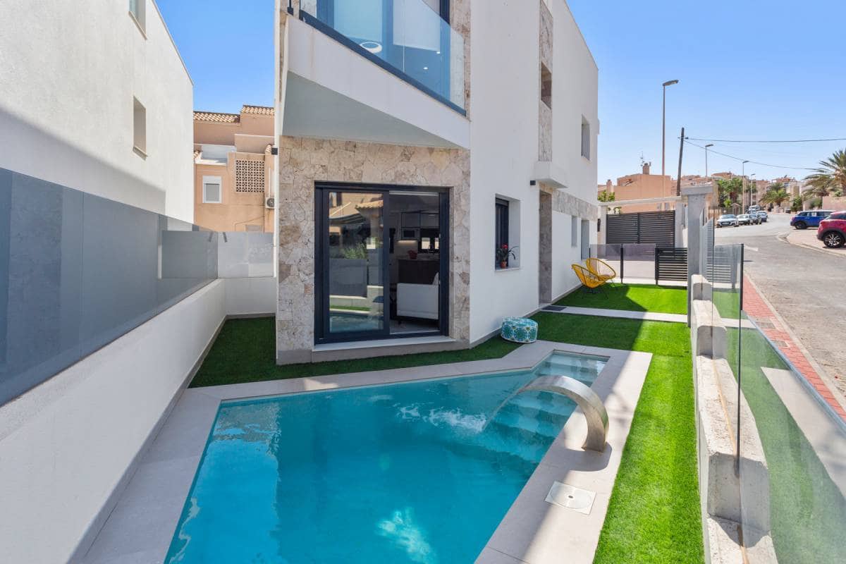 3 bedroom Villa for sale in Torrevieja with pool - € 660,000 (Ref: 7902588)