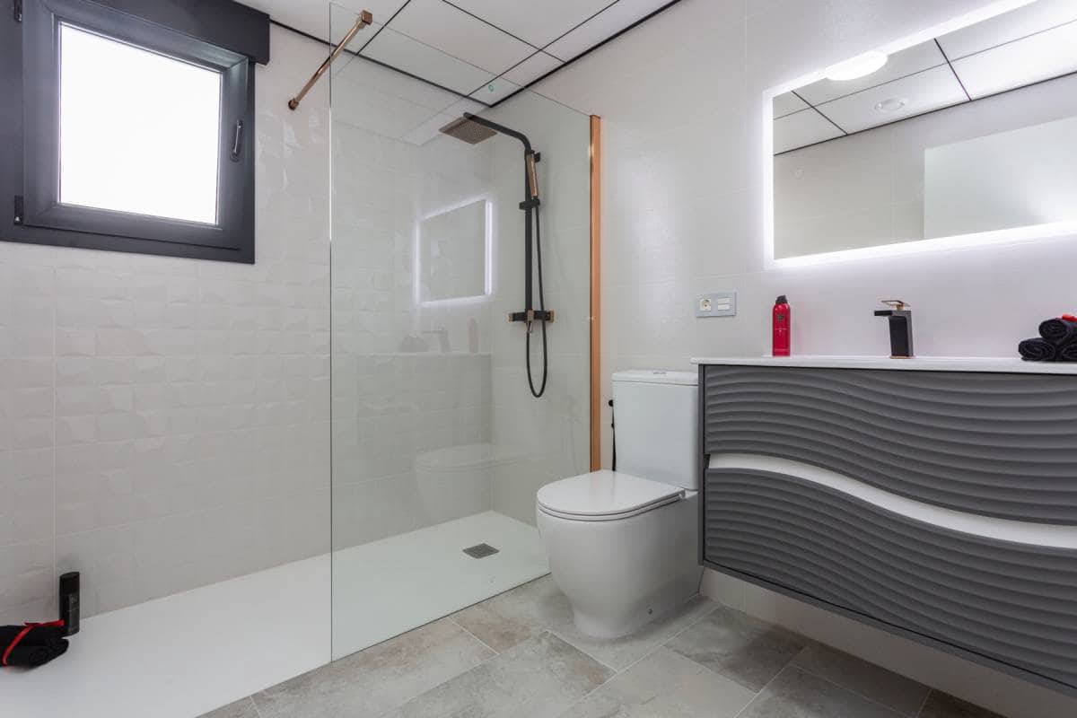 3 bedroom Villa for sale in Torrevieja with pool - € 660,000 (Ref: 7902588)